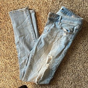 Levi distressed jeans size 28 (8)